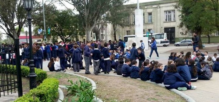 Multan a los padres de los alumnos imputados por amenazas de bombas